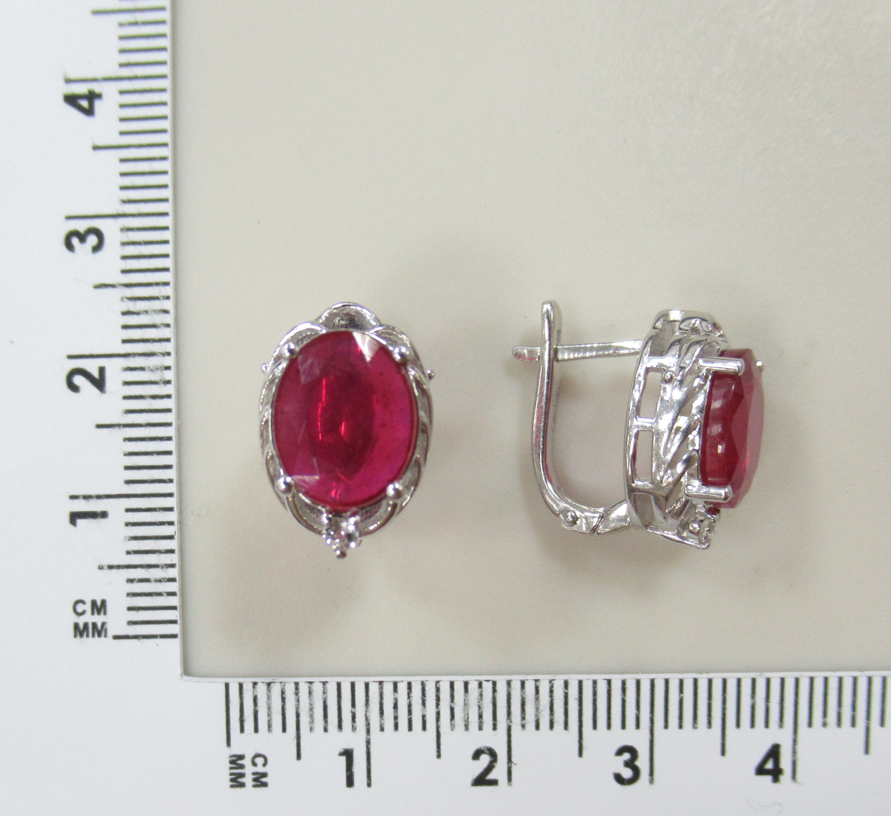 Серебряные серьги с рубинами